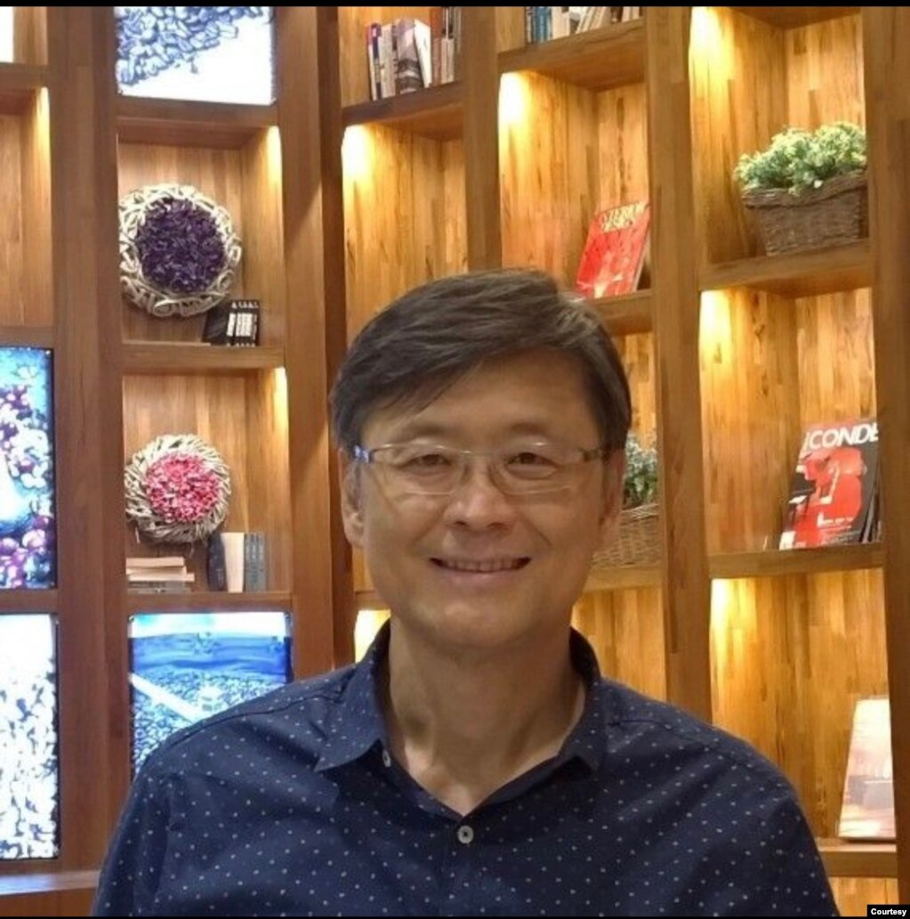 位于台北的国立政治大学经济学系教授庄奕琦(photo:VOA)