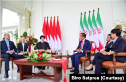 Presiden Jokowi dan Presiden Iran dalam pertemuan bilateral di Istana Kepresidenan Bogor, Selasa (23/5) sepakat mendukung perjuangan rakyat Palestina dan membantu mengatasi konflik di Afghanistan. (Courtesy/Biro Setpres)