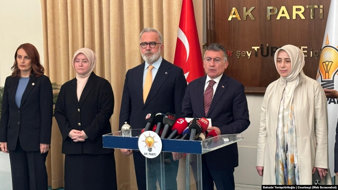 AK Parti Grup Başkanı Abdullah Güler, 17 maddelik teklifle ilgili asli sorumlu olarak yerel yönetimleri işaret etti.