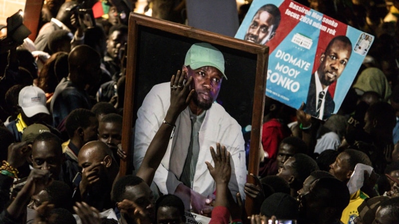 Les opposants sénégalais Sonko et Faye sortis de prison, scènes de liesse à Dakar