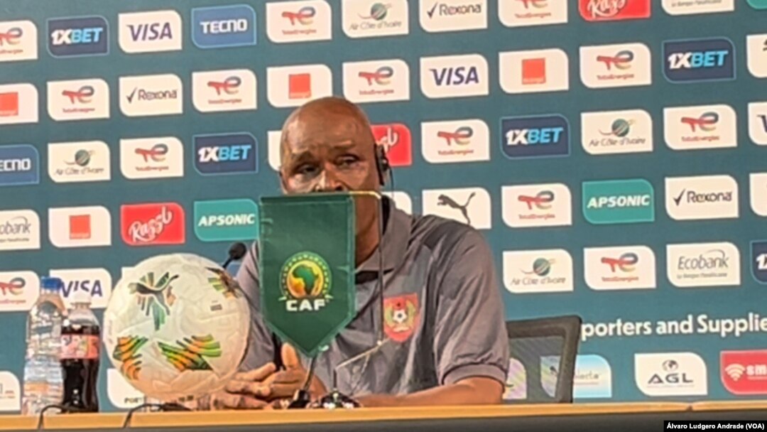 Barico Candé, selecinador de futebol da Guiné-Bissau, Centro de Imprensa da CAN 2023, Abidjan, Costa do Marfim