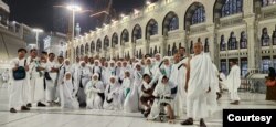 Sopiati dan jemaah umrah, peringkat hotel diturunkan dan jauh dari masjidilharam. (foto: pribadi)