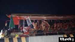 মুন্সীগঞ্জে বঙ্গবন্ধু এক্সপ্রেসওয়েতে দাঁড়িয়ে থাকা ট্রাকের পেছনে বাসের ধাক্কা—৩ জন নিহত