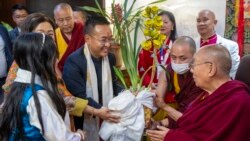 ༧གོང་ས་མཆོག་ལ་ཐུགས་རྗེ་ཆེ་ཞུའི་གསོལ་སྟོན་འདེགས་འབུལ།