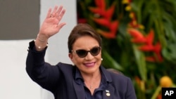 Presiden Honduras Xiomara Castro diperlihatkan di Bogota, Kolombia, 7 Agustus 2022, mengatakan pada 14 Maret 2023, bahwa negaranya membuka hubungan diplomatik dengan China. (Foto: AP)