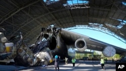 Одна из самых известных потерь украинской (гражданской) авиации – грузовой самолет Ан-225 «Мрия», единственный экземпляр которого был уничтожен в феврале 2022 года в боях за аэропорт «Антонов».