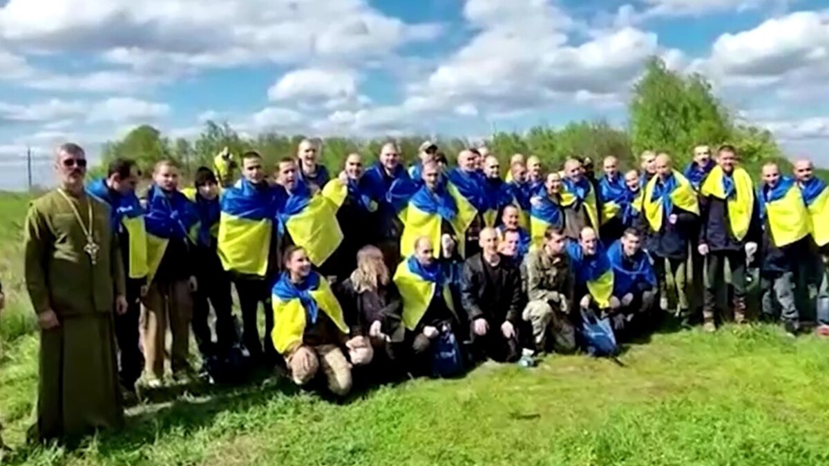 Ukraine Hails Return Of 45 Azov Fighters, Returns 3 Russian Pilots