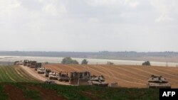 Izraelska vojna vozila u blizini granice sa pojasom Gaze 12. maja 2024.
