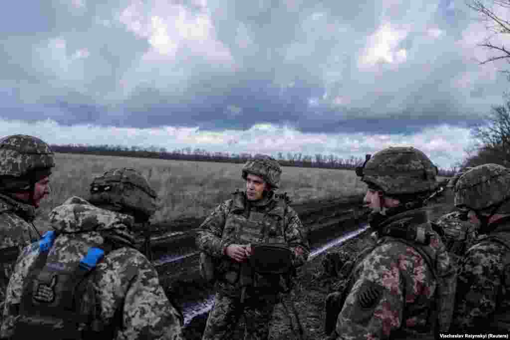 Soldados ucranianos cerca de Maryinka el 26 de diciembre. &quot;Hoy a esta hora, nuestras tropas todavía están en zonas del norte&quot;, dijo el general Valery Zaluzhny, máximo comandante militar de Ucrania.