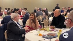 US Muslims, Jews, Christians overcome threats, gather over iftar meal
