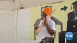 Iniciativa Paz nas Escolas usa a arte para encorajar jovens a rejeitar o extremismo no Gana