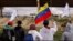 VOA Türkçe’ye konuşan sosyolog Emilio Osorio’ya göre ABD’ye kaçak yollardan giren Venezuelalılar’ın göçüne en çok karşı olan kesim, başta ABD’deki Venezuelalılar olmak üzere Latin Amerikalı göçmenler. 