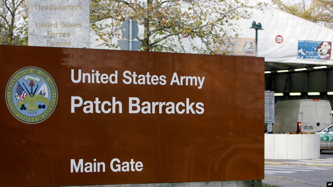 Glavni ulaz u kasarnu američke vojske u Štutgartu, Njemačka, 28. novembra 2006., gdje se nalazi sjedište Evropske komande SAD-a (EUCOM). Američka vojska podigla je sigurnosne mjere zaštite koje preduzima u svojim bazama širom Evrope.