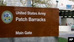 Главный вход в казармы армии США в Штутгарте, Германия, 28 ноября 2006 года,