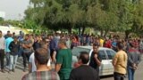 تجمع کارگران «کاغذ پارس طبیعت سلولز» در مقابل فرمانداری شهرستان شوش