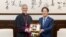 台湾总统赖清德在台北会晤教宗方济各派往台湾出席新总统赖清德就职典礼的特使、梵蒂冈驻菲律宾大使查尔斯·布朗（Charles Brown）总主教。（2024年5月21日）
