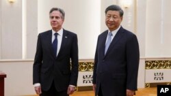 Американскиот државен секретар и кинескиот претседател се согласија да ги стабилизираат билатералните односи за време на разговорите во Пекинг