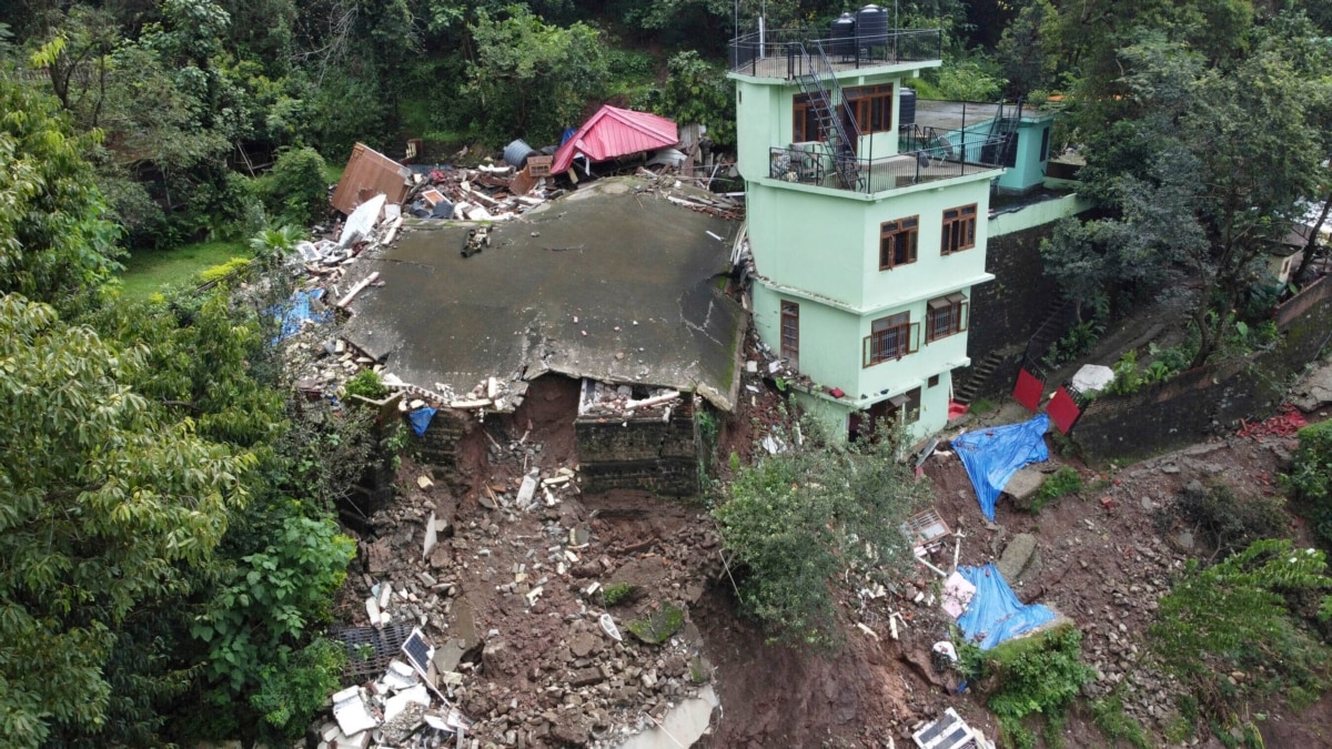 2 dead, 10 missing, 20 stranded in Himachal flash-floods