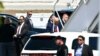 Колишній президент США Дональд Трамп сідає на літак у Флориді, 3 квітня 2023 року