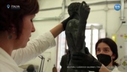 Tarihi heykeller eski bir temizlik işçisinin sayesinde keşfedildi