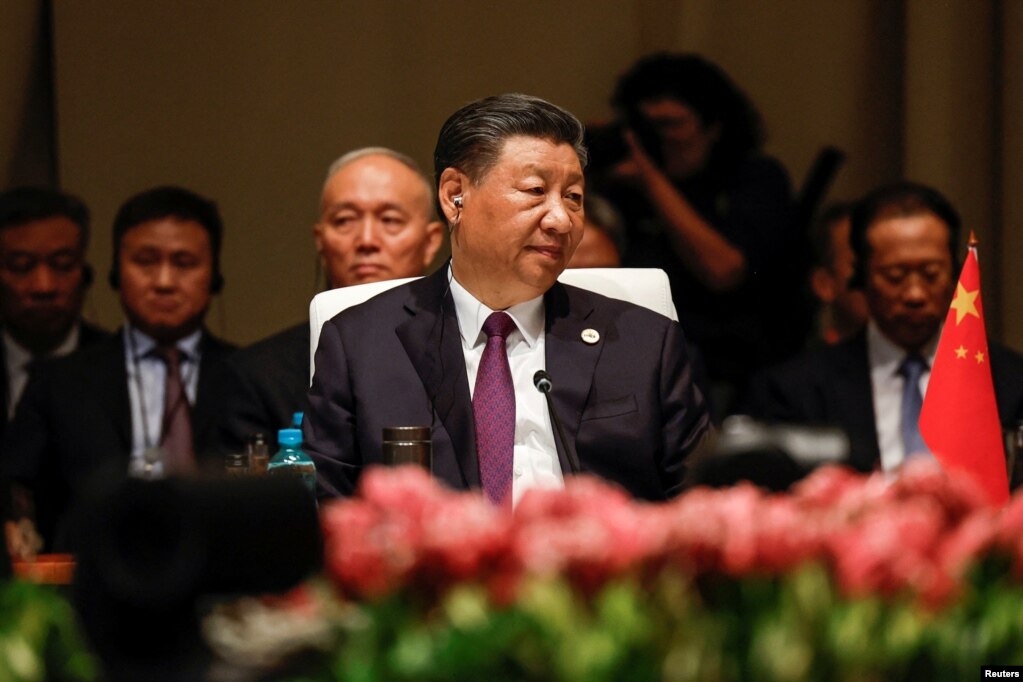 中国领导人习近平在约翰内斯堡出席金砖国家领导人峰会。（2023年8月23日）(photo:VOA)
