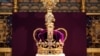 La corona de San Eduardo, que ha permanecido en la Torre de Londres durante 60 años, fue utilizada durante el acto de coronación de Carlos III de Inglaterra.