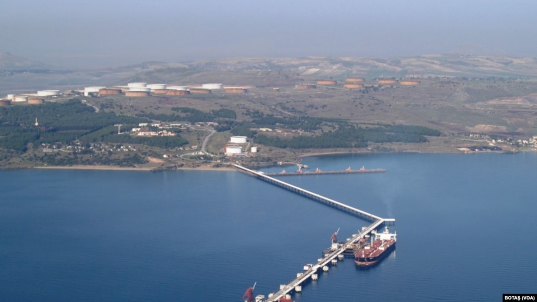 1976 yılından beri borularla Türkiye’ye getirilen Irak petrolü bu limandan dünya pazarlarına ulaşıyor
