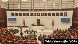 Parlamenti turk ndërsa miraton anëtarësimin e Finandës në NATO