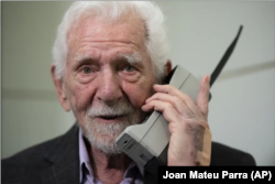 Marti Kuper, čovek koji je izmislio prvi komercijalni mobilni telefon (Foto: AP/Joan Mateu Parra)
