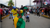 La ciudad de Bluefields, en Nicaragua, festeja estos días el “Palo de Mayo”, denominación de las fiestas más importantes de la región. La celebración se inicia desde el primer día de mayo con una presentación en un árbol adornado con frutas y cintas de colores.
