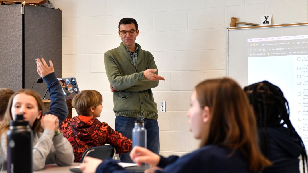 Arkansas teachers brace for AI in schools with ChatGPT