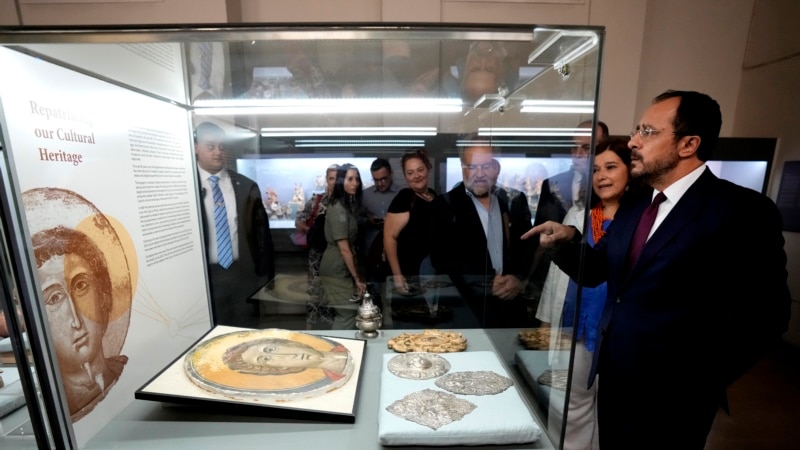 Siprus Tampilkan Perhiasan, Ikon Kristen, dan Barang Antik dari Zaman Perunggu