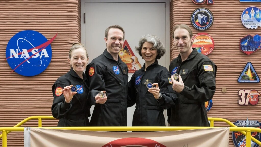 NASA Researchers End One-year Mars Habitat Mission