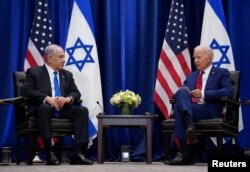 Presiden AS Joe Biden mengadakan pertemuan bilateral dengan Perdana Menteri Israel Benjamin Netanyahu di sela-sela Sidang Umum PBB ke-78 di New York City, AS, 20 September 2023. (Foto: REUTERS/Kevin Lamarque)