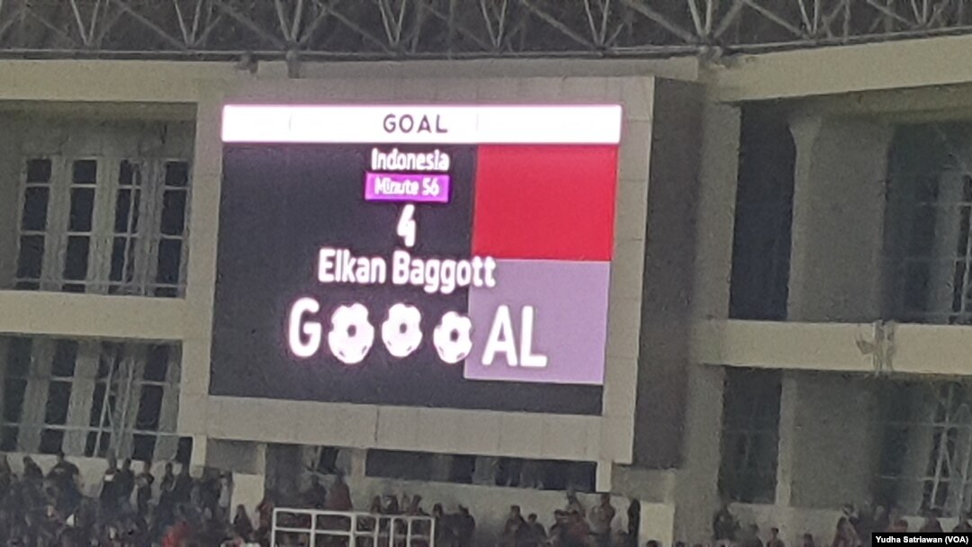 Elkan Baggot menyumbang gol lawan timnas China Taipei di laga AFC grup K di Stadion Manahan Solo, Sabtu (9/9) malam. (Foto: VOA/Yudha Satriawan)
