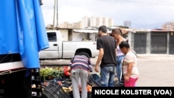 Las polémicas bolsas de alimentos que otorga el gobierno de Venezuela y que nadie quiere comer