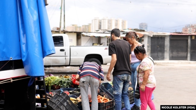 Las polémicas bolsas de alimentos que otorga el gobierno de Venezuela y que nadie quiere comer