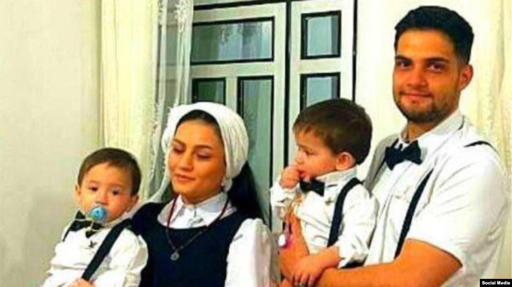 عکس منتسب به خانواده موسی‌کاظمی در شبکه‌های اجتماعی که فرزندشان امیرعلی با شلیک مستقیم مأموران کشته شد.