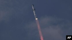 미국의 민간 우주기업인 스페이스 X의 우주선 스타십이 14일 미국 텍사스주 남부 보카치카 해변에서 발사됐다.