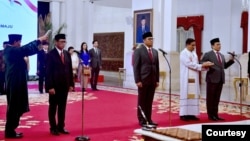 Presiden Jokowi resmi melantik tiga wakil menteri di Istana Presiden, Jakarta, Kamis (18/7) (biro Setpres)