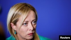 Perdana Menteri Italia Giorgia Meloni saat menghadiri pertemuan kepala negara Eropa di Granada, Spanyol, pada 6 Oktober 2023. (Foto: Reuters/Juan Medina)