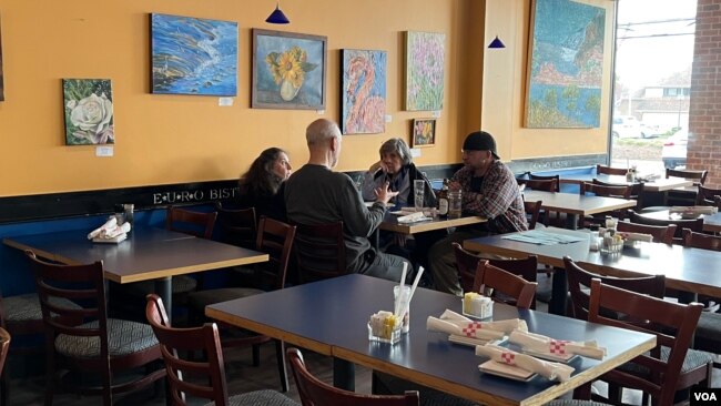Restoran Euro Bistro di Herndon, Virginia, AS milik diaspora asal Tegal, Sujono Setiawati dan suaminya, Raimund Stieger (dok: VOA)