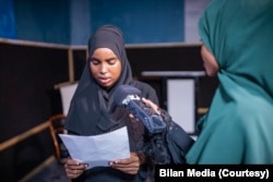Bilan produces text, radio and TV stories that are distributed locally by one of the country’s leading media houses. (UNDP/2022/Said Fadhaye)
