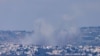 Esta fotografía tomada desde el norte de Israel muestra columnas de humo durante el bombardeo israelí de la aldea de Khiam, en la frontera sur del Líbano, el 6 de agosto de 2024.