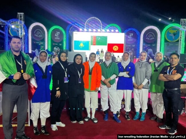 مراسم اهدای مدال به نمایندگان ایران در رقابت های آلیش زنان قهرمانی آسیا