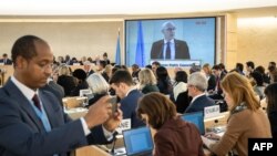 རྒྱལ་ཚོཊ་དང་ཡུ་རོབ་ཀྱི་ལྷན་ཚོཊ་ཁག་ཏུ་བོད་དོན་གླེང་སློང་།