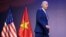 Tổng thống Mỹ Joe Biden tại cuộc họp báo hôm 10/9 ở Hà Nội trong ngày đầu tiên ông tới thăm Việt Nam giữa lúc Trung Quốc ngày càng tham vọng mở rộng ảnh hưởng trong khu vực.