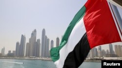 ILUSTRASI - Bendera UEA berkibar di atas perahu di Dubai Marina, Dubai, Uni Emirat Arab, 22 Mei 2015. (REUTERS/Ahmed Jadallah)