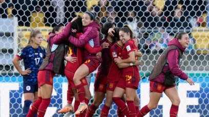 Olga Carmona's GAME-WINNING goal vs. Sweden sends Spain to the World Cup  Final