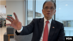 You Si-Kun, head of Taiwan’s Legislative Yuan, gestures during an interview with VOA in Washington on May 16, 2023. (Natalie Liu/VOA)